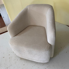 b3927470-378b-42d3-9f42-64f48f2a79c3